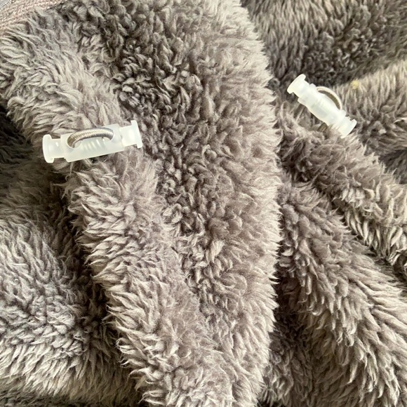 Forever 21 gray cozy zip up jacket - Picture 4 of 4